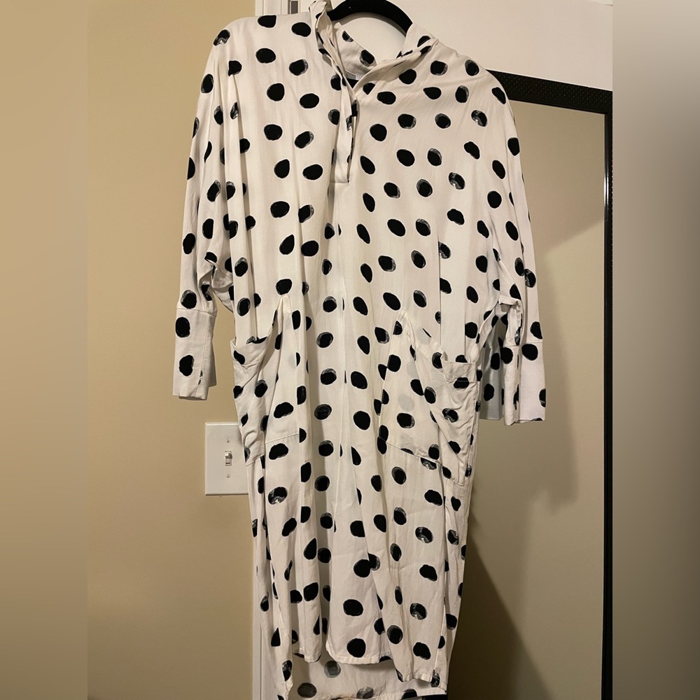 EPIK off white dress with black polka dots. Knew length, size XS